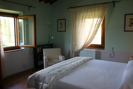 Tuscany, villa, rental, farmhouse, country house, big pool, gourmet kitchen, very quiet, private, peaceful, upscale, well furnished, family friendly, kid friendly, great for friends, best food, garden, restaurants, pasta, cooking, steak, grill, pizza oven, day trips, romantic